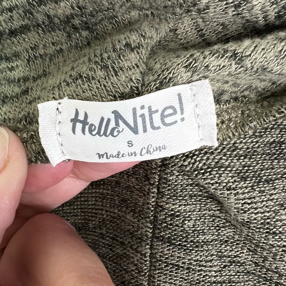 NWOT Hello Nite! Revolve Cowl Neck Relaxed Fit Lounge Top Green Marled Women’s S - Picture 6 of 7